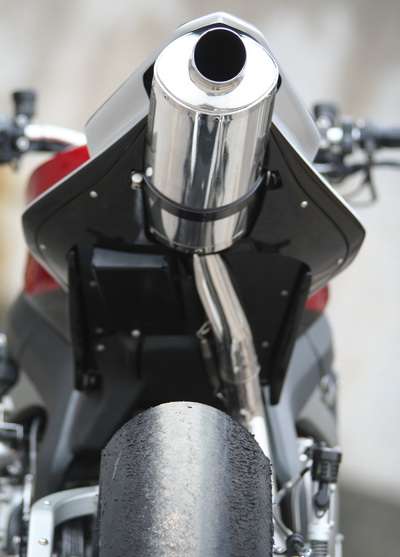 CBR1000RR SC57 3 under seat